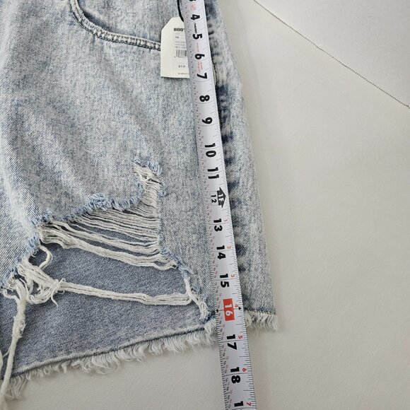 Cleo Wolf Mid Rise Women Short Jean Denim Distressed Light Wash Size 34W - Picture 12 of 13